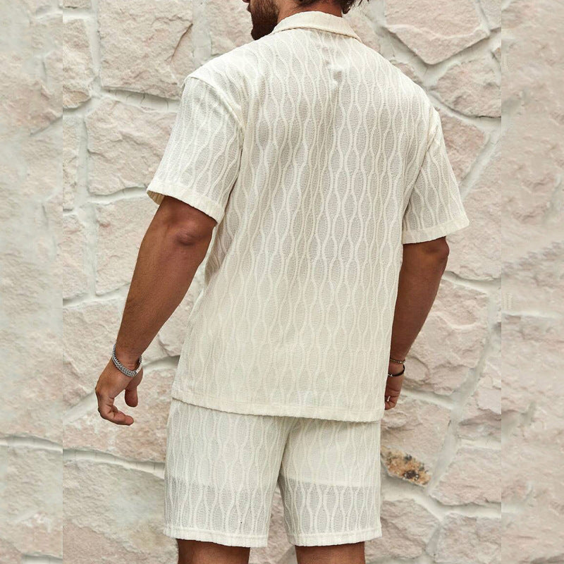 Beige herrset i strukturvävt tyg på modell