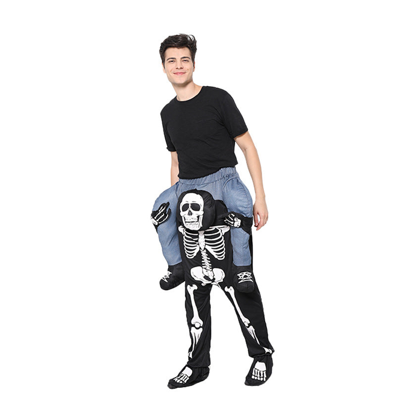 Halloweenkostym med skelett och häst