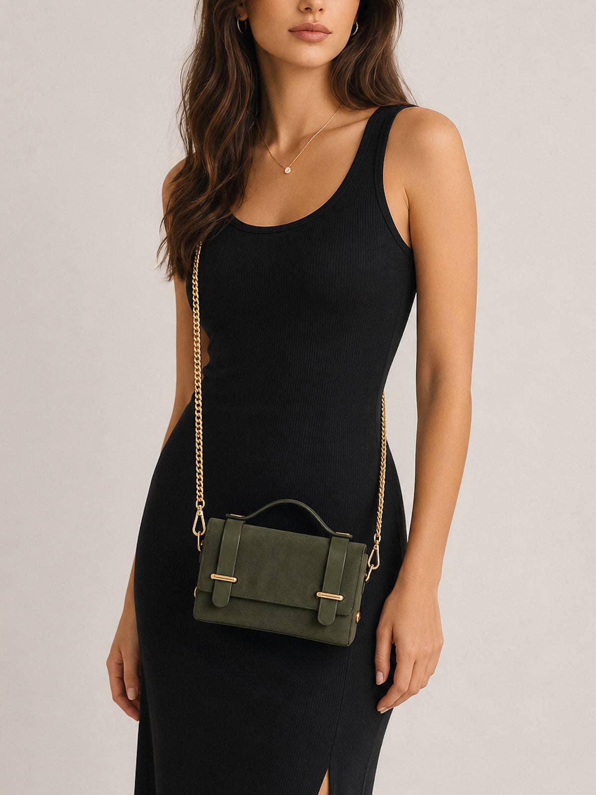 Mini clutch i mocka med kedja