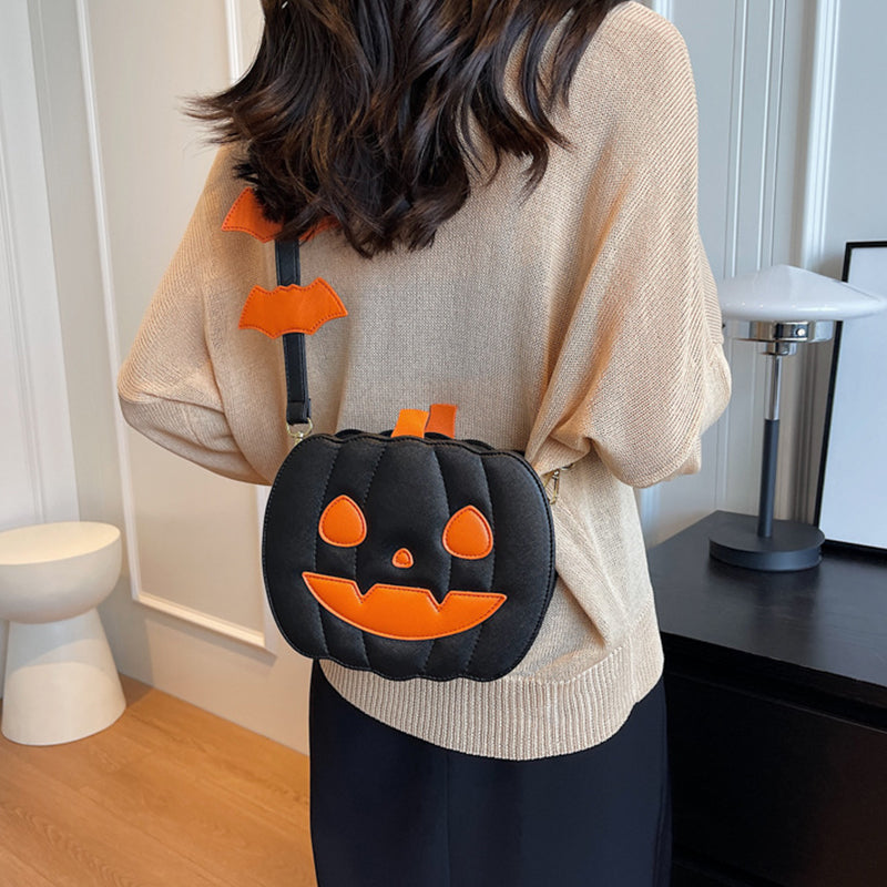 Handväska med pumpamotiv – crossbody i PU