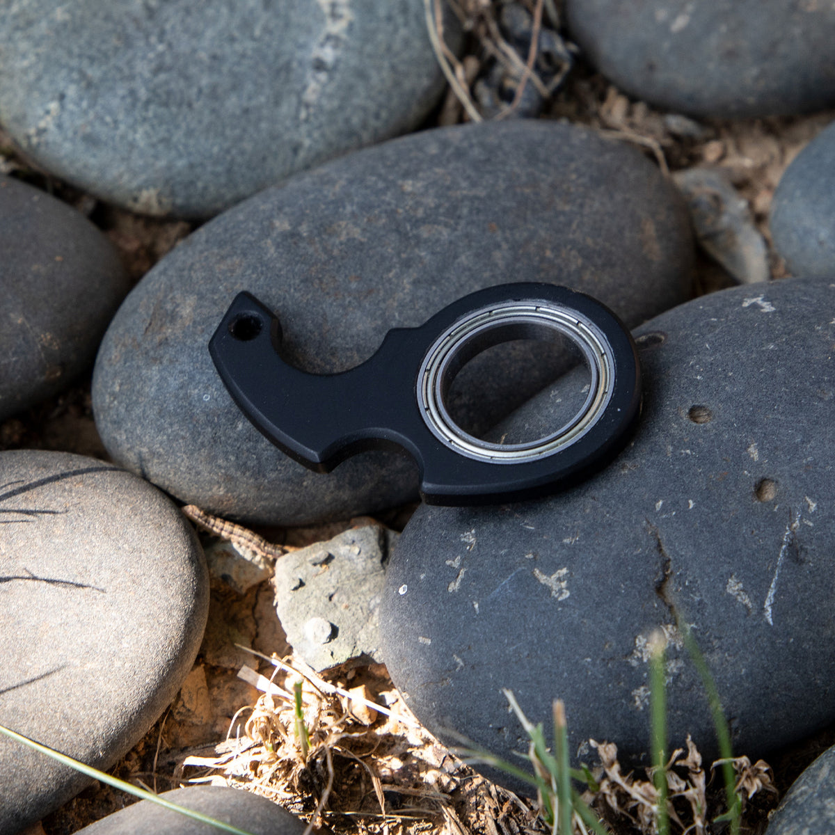 Fidget spinner med nyckelring – svart