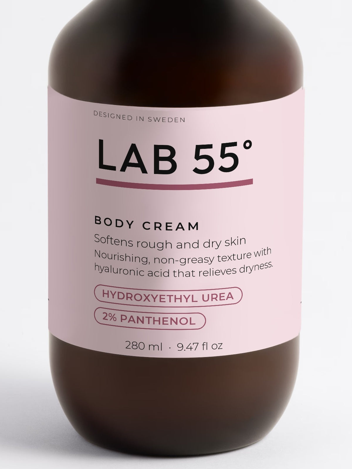 LAB 55 Kroppskräm med hydroxyethyl urea & pantenol – närbild