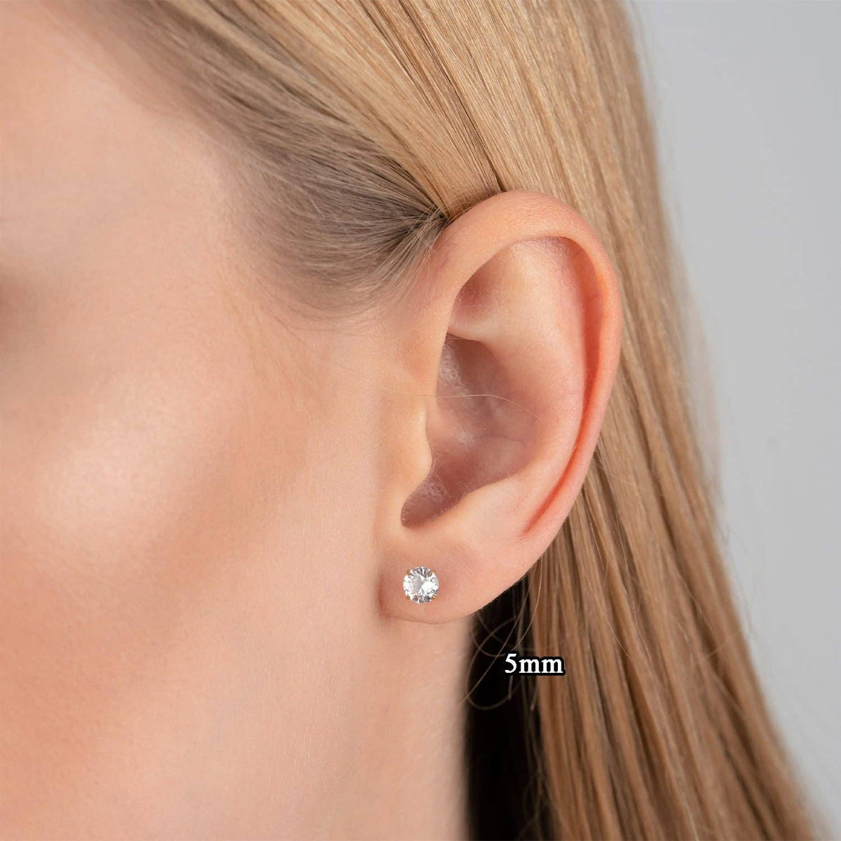 Stiftörhängen med zirkon 5 mm – guldpläterade